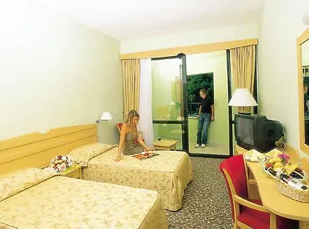 Arinna Otel 3*